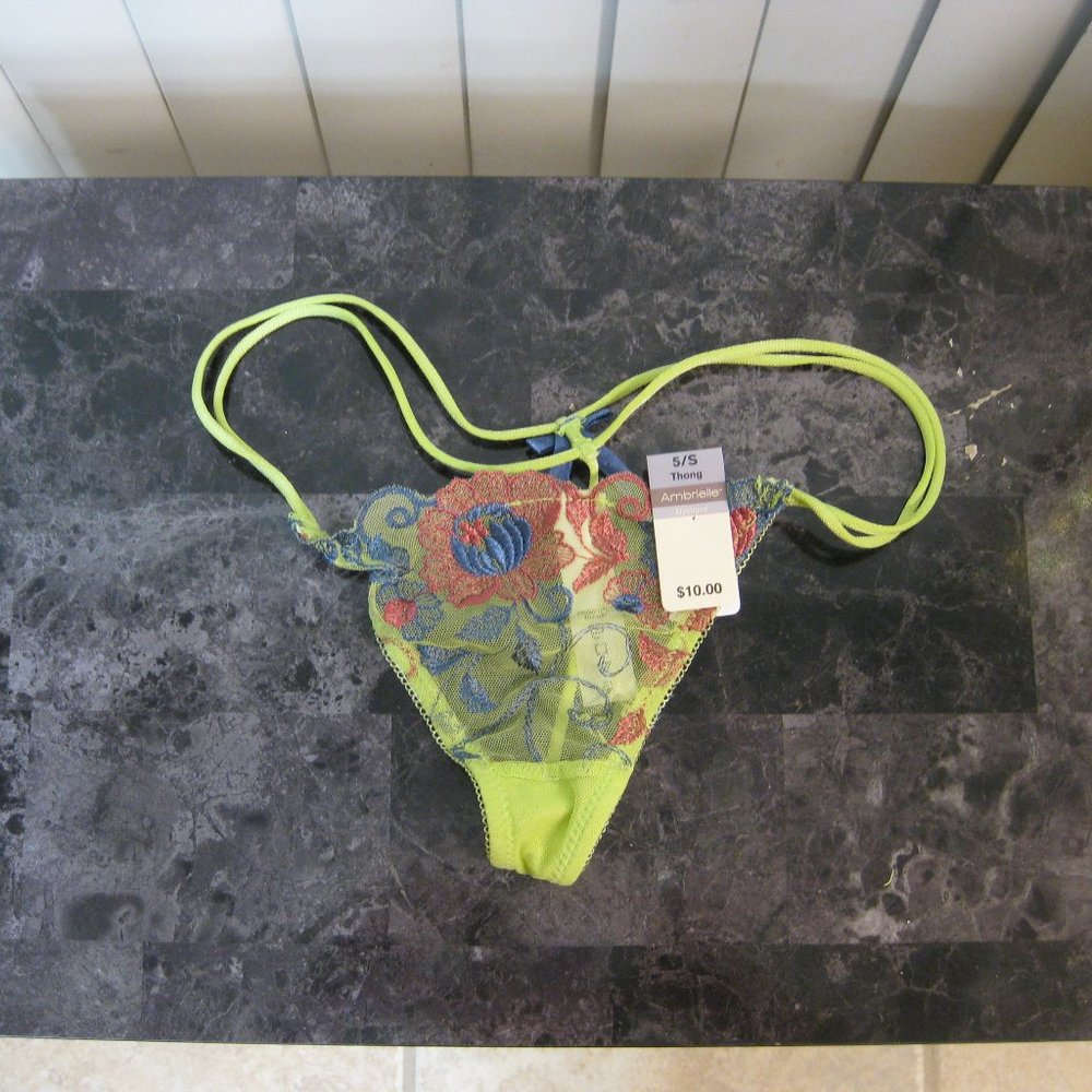 NWT Ambrielle green flower mesh thong 5 S small